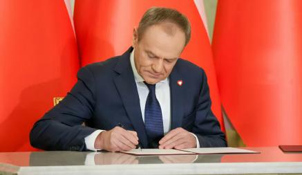 Туск отправил в отставку руководителей всех спецслужб Польши