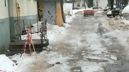 В Витебске упавший с крыши снег убил женщину