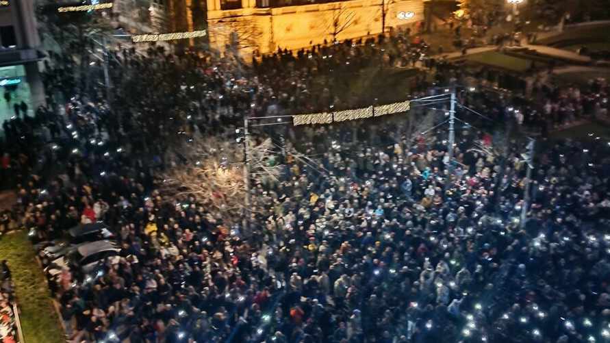 В Белграде начались протесты после объявления результатов выборов в парламент