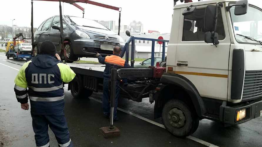 В ГАИ предупредили белорусов об эвакуации авто и до 74 руб штрафа. Где и за что?