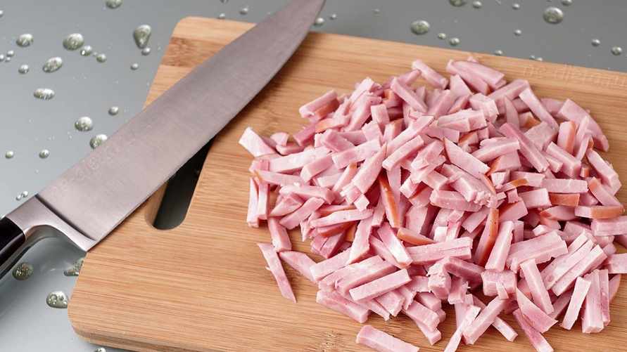 Что вкусного сделать из ветчины, оставшейся после Нового года? Нашли рецепт простой намазки