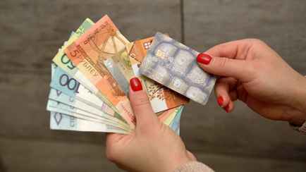 Один из белорусских банков предложил страховать деньги, симки, ключи и даже покупки. Это как?