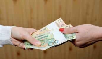 Совмин повысил минимальную зарплату с 1 января 2024 года. А какие в Латвии, Литве, Польше и России?