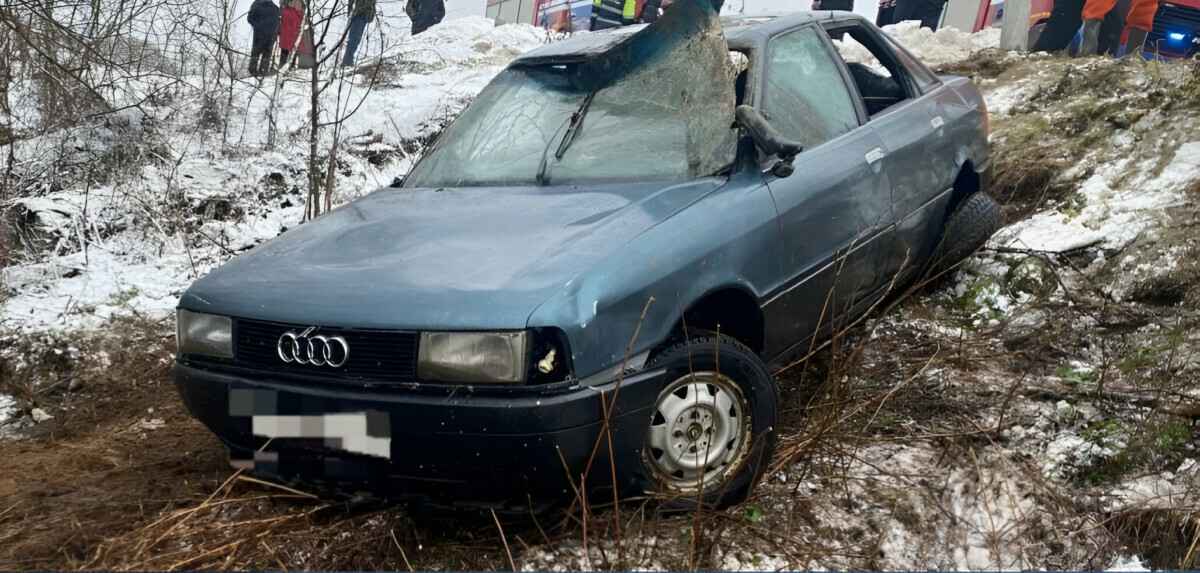 В Полоцком районе автомобиль упал в реку. Погиб ребенок