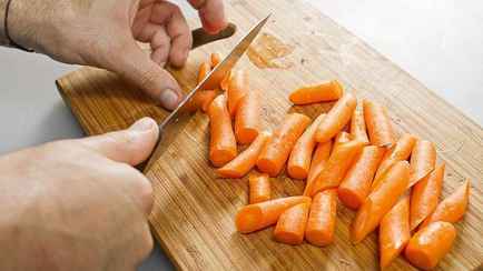 Как сделать мягкую морковь снова твердой и хрустящей? Поможет другой овощ