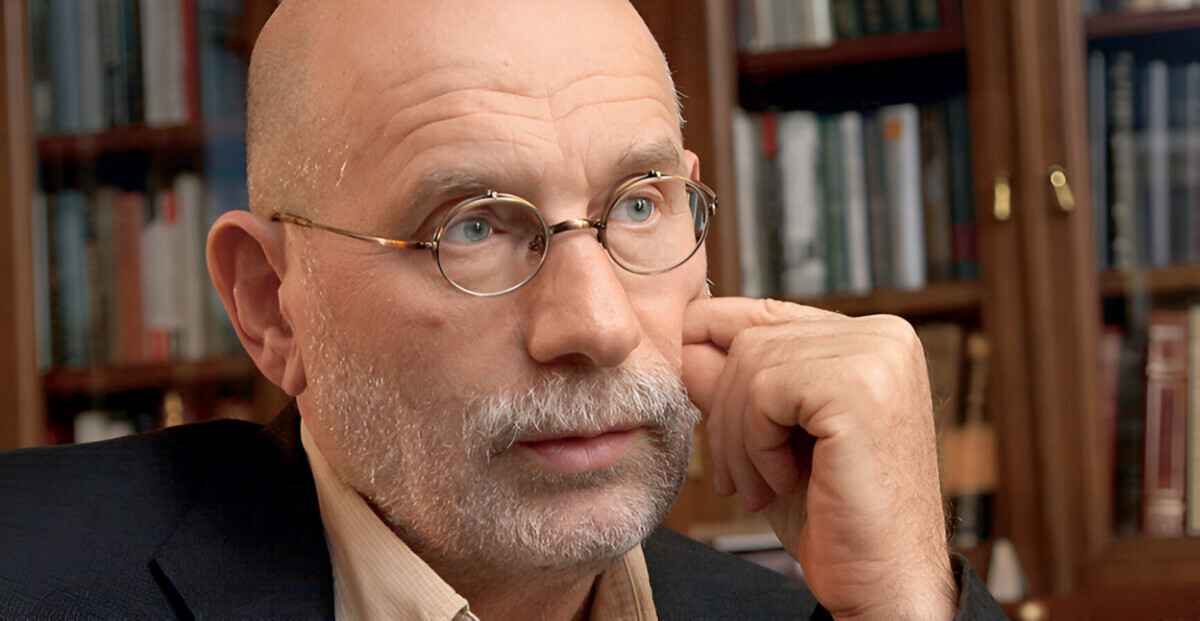 Борис Акунин. Фото ast.ru.