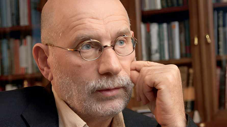 Борис Акунин. Фото ast.ru.