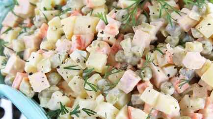 Сколько можно хранить Оливье? Это правило должны соблюдать все белорусские любители салата