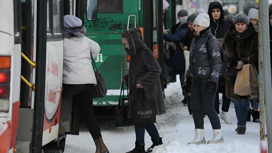 Минсктранс объявил, что в новогодние праздники в Минске общественный транспорт поедет иначе