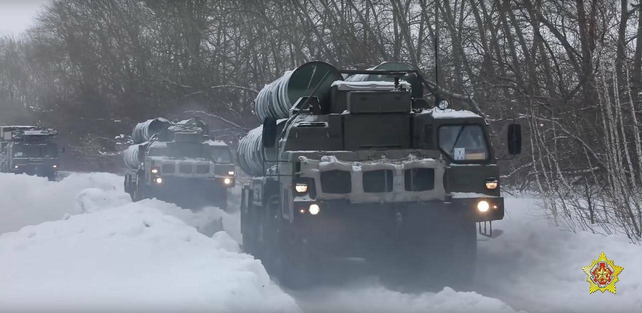 Минобороны Беларуси приказало ПВО выдвинуться в "назначенные районы"