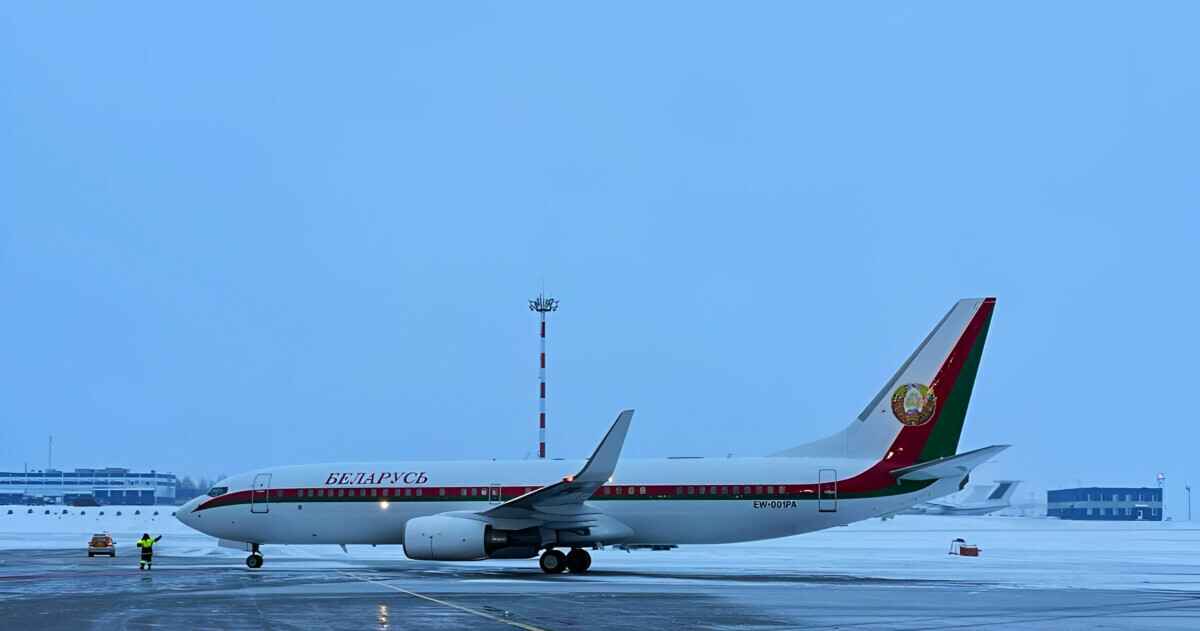 Лукашенко улетел в Россию