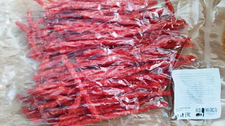 Влияют на внимание? Госстандарт запретил в Беларуси российские колбаски