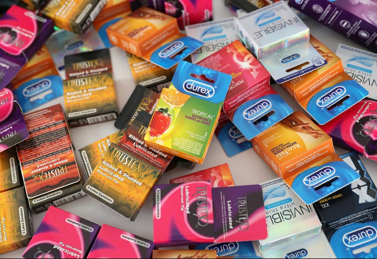 Почему презервативы продают по 3, 6 и 12 штук? И причем тут солдаты?