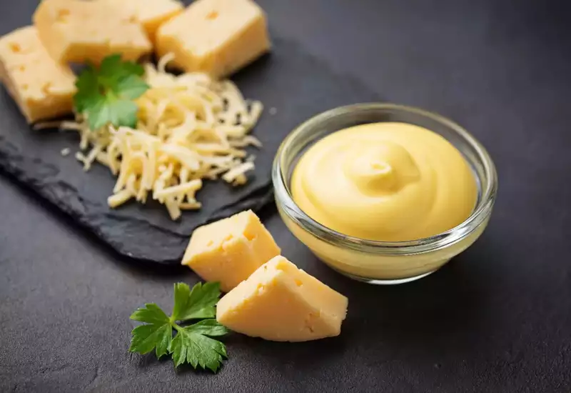 Есть ли сыр в составе магазинных сырных соусов? Из чего делают на самом деле и как приготовить настоящий дома?