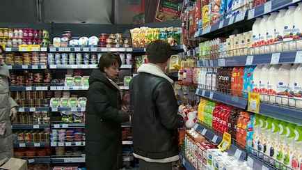 Депутаты, профсоюзы и Госконтроль устроили рейды по магазинам Беларуси. Что ищут и изымают?