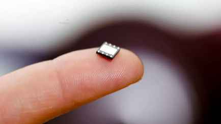 Что такое карта eSIM? Вот чем отличается от обычной «симки», на каких устройствах работает и как подключить в Беларуси