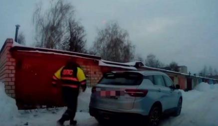 Гомельская ГАИ показала видео погони за пьяным водителем, который пытался скрыться с места ДТП