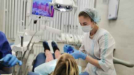 В Беларуси вступило в силу снижение цен на стомуслуги. Минздрав открыл горячую линию