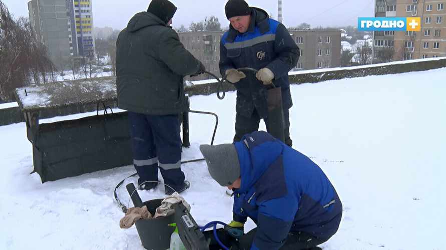 В Гродно должнику за ЖКУ перекрыли канализацию. И что ему теперь делать?