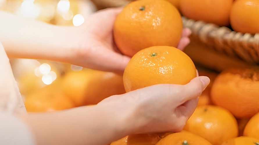 Чем клементины отличаются от мандаринов? Узнали, какой фрукт слаще и без косточек