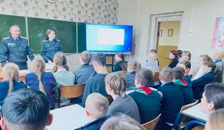 МВД Беларуси организовало «стрим-семинары» школьников с заключенными. Зачем?