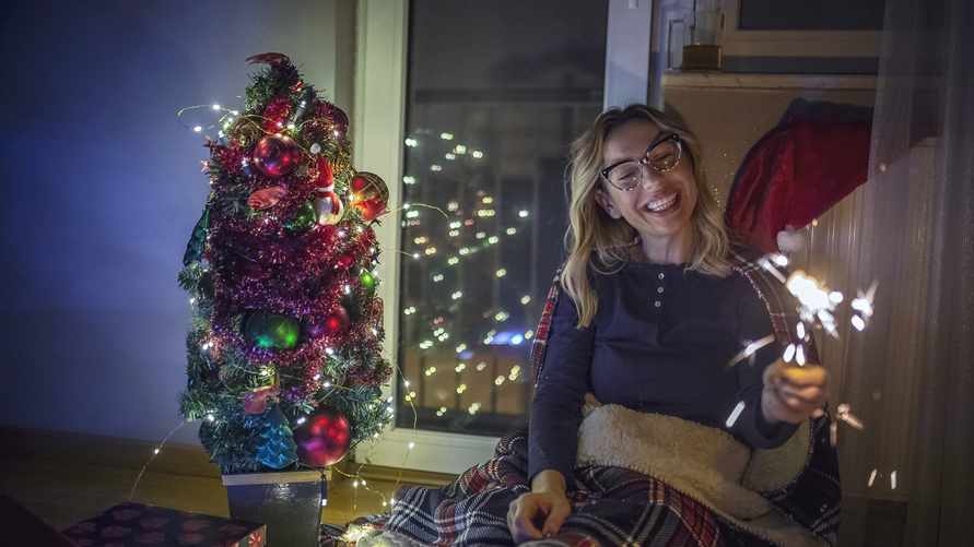 Как не чувствовать себя одинокими в Новый год и Рождество? Эти 9 способов помогут провести праздник весело