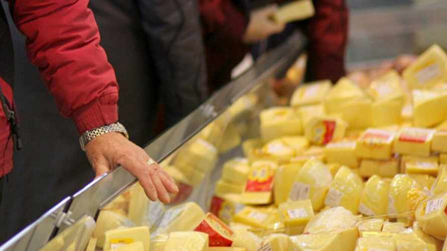 Можно ли есть "сырный продукт"? Вот чем отличается от натурального сыра