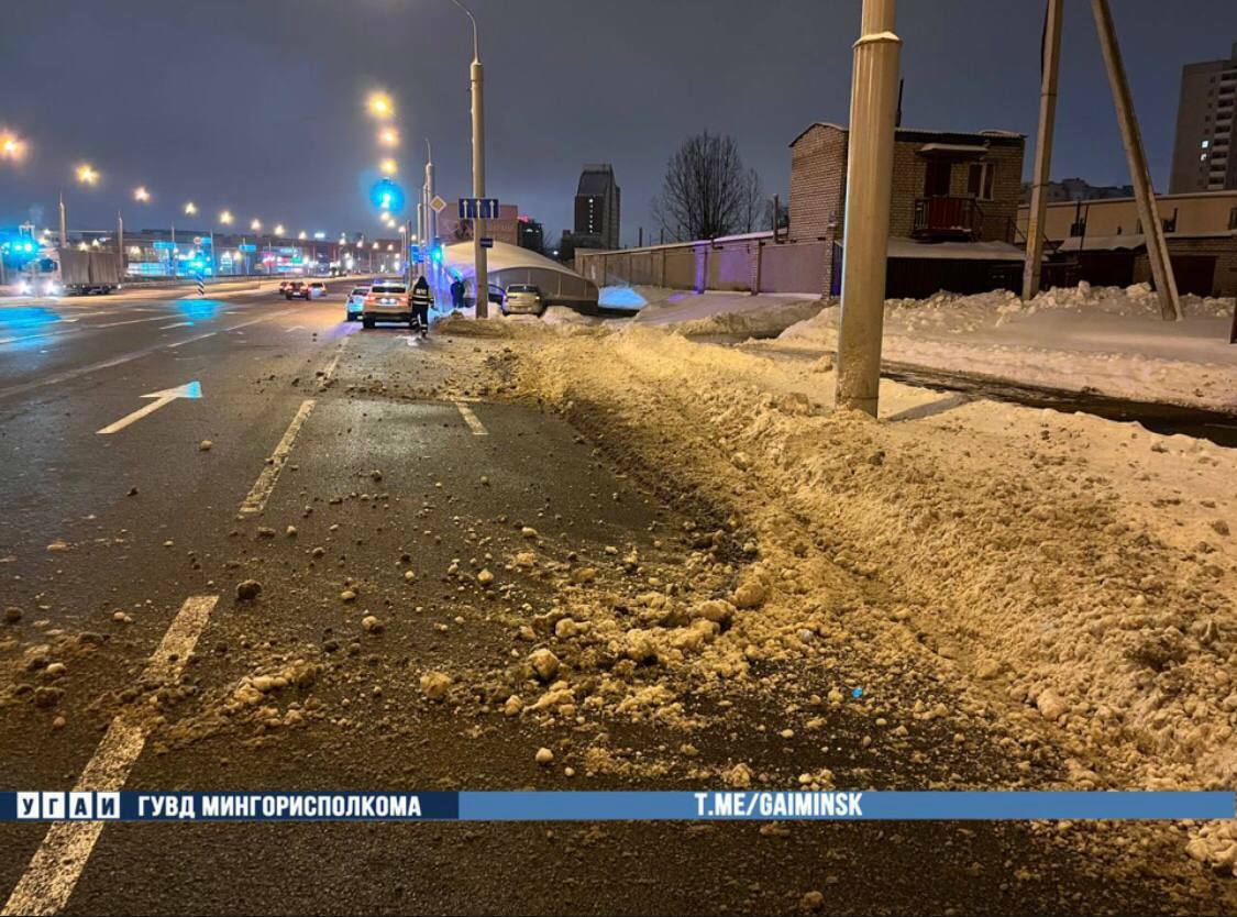 В Минске водитель каршеринга врезался в подземный переход