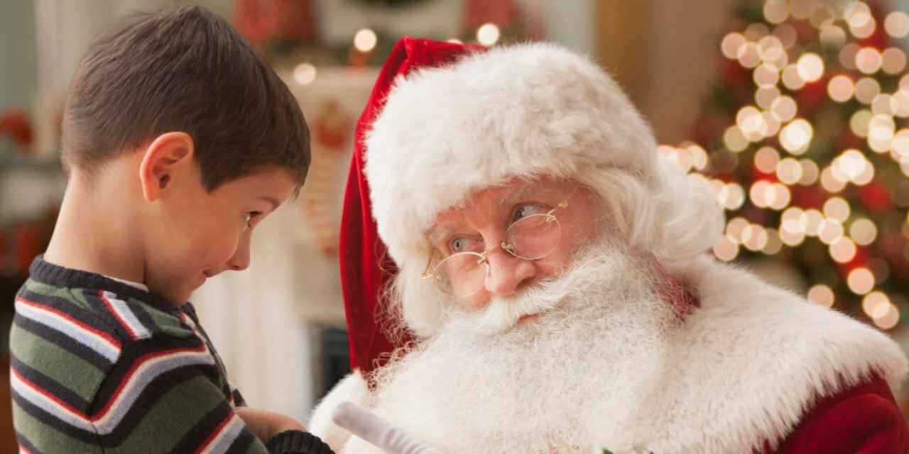 Нужно ли говорить детям жестокую правду про Деда Мороза? Психологи объяснили, как правильно поступить