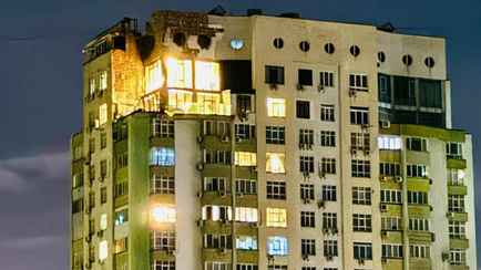 В Киеве обломки российских «шахедов» упали на три жилых дома