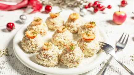 Как приготовить «Снежки» на Новый год? Такая закуска из курицы (и не только) станет хитом стола