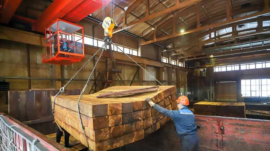 Госстандарт назвал товаром года в Беларуси шпалы