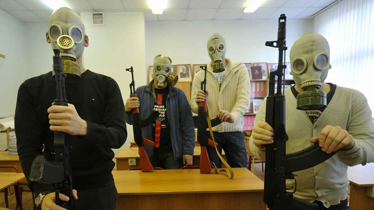 Минобразования Беларуси решило выучить старшеклассников на переводчиков пленных американцев. Это как?