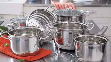 Эти 4 правила помогут вернуть кастрюлям первоначальный вид. Какой ошибки с водой нужно избегать?