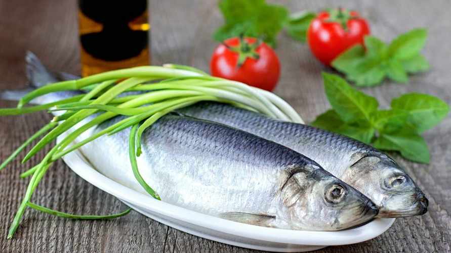 Как белорусам избежать покупки плохой селедки? Посмотрите на эти 3 главных признака