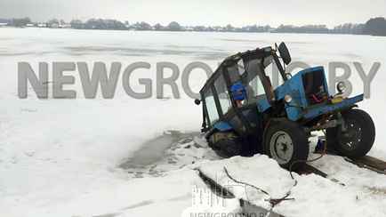 В пригороде Гродно трактор провалился под лед