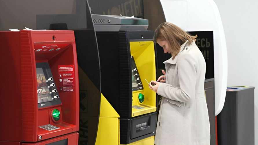 От снятия денег до начисления money-back. 8 белорусских банков объявили об изменениях в феврале