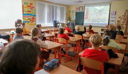 «Дети растут разделенными» – Министр образования Литвы предложил закрыть русские школы