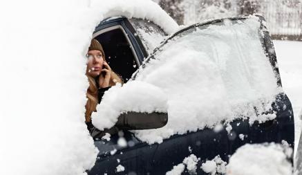 Как разморозить стекло у авто и завести двигатель в мороз? Нашли совет инженера NASA и не только