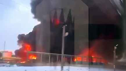 Российская ПВО «сбила» украинский дрон прямо над нефтебазой в Брянске