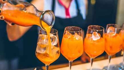 Набор веса или похудение? Ученые из Гарварда рассказали, сколько сока можно пить взрослым и детям