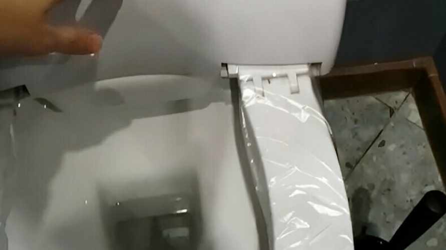 «Один на всю страну». Видео туалета в Гомеле собрало сотни тысяч просмотров