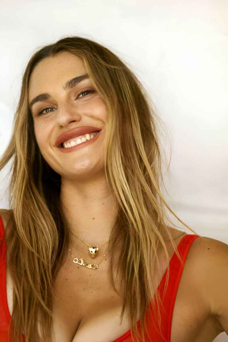 «Меня просили не ломать ракетки» – Соболенко попала на обложку Vogue и рассказала, почему «собиралась бросить» теннис