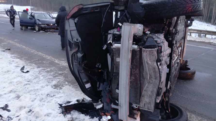 Недалеко от Столбцов столкнулись шесть автомобилей. Виновато солнце?