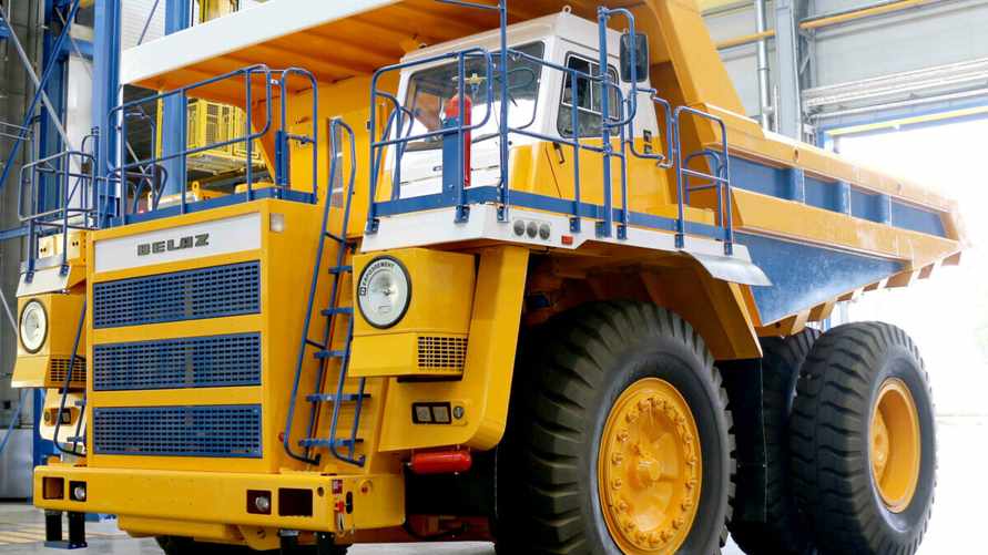 «Изъять из оборота и уничтожить» – БелАЗ подал иск против российского производителя