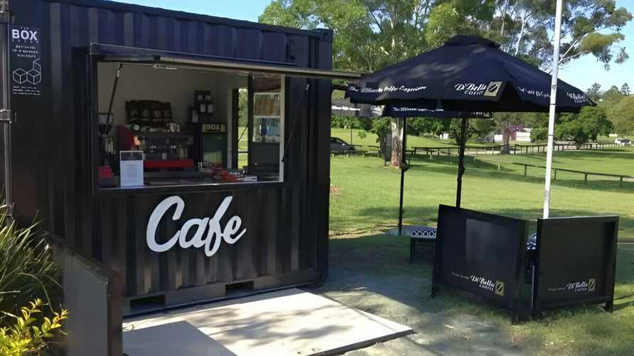 «Очень популярно за границей» – В Барановичах выставили на продажу кафе из морского контейнера