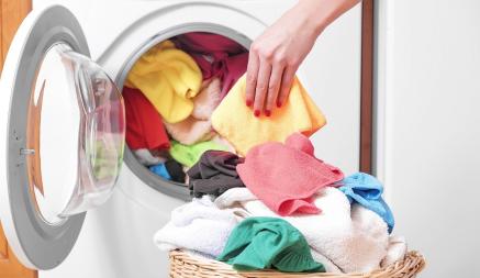 Когда кухонные полотенца можно стирать вместе с одеждой? Эти 4 простых правила помогут избежать проблем