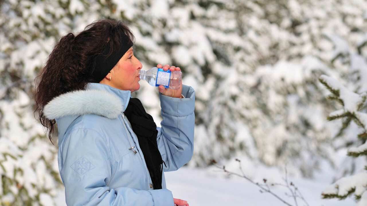 Как белорусам справиться с зимней хандрой, обезвоживанием и дефицитом витамина D? Помогут суп фо-бо, коньки и не только