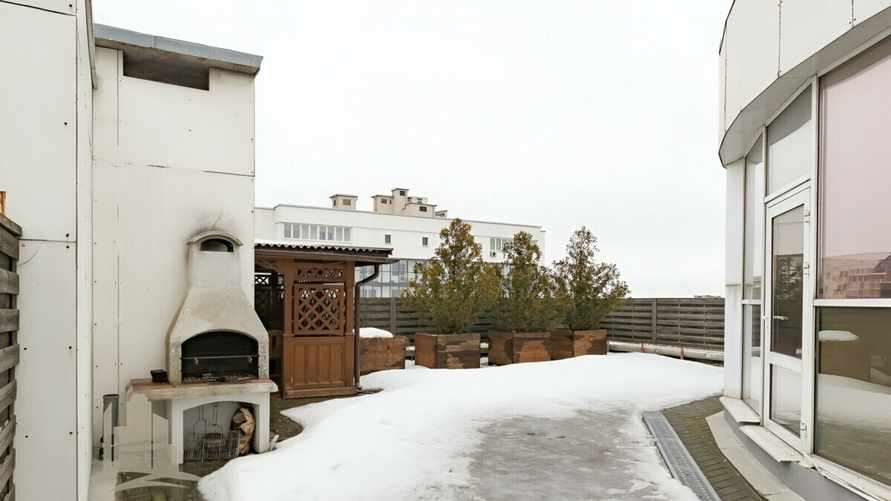 В Минске выставили на продажу «дом на крыше». Что предложили за $389 тысяч?