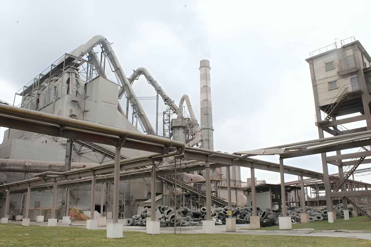 Белорусский цементный завод.